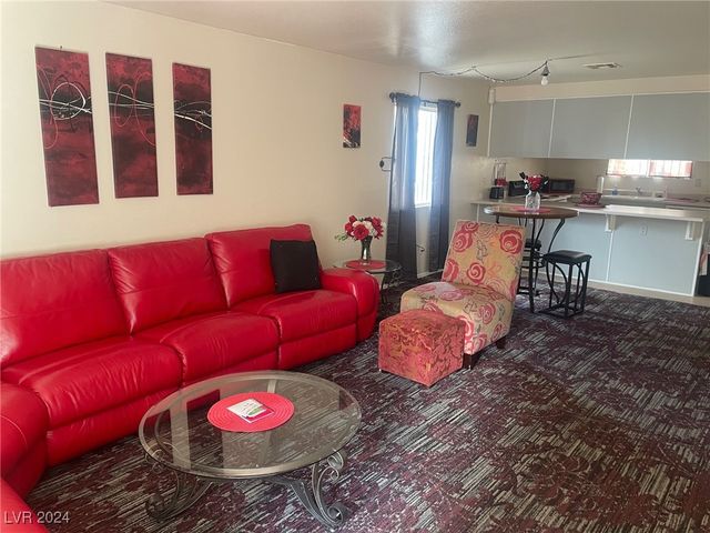 4664 West Twain Avenue, Las Vegas, NV 89103