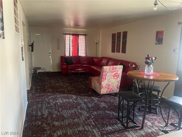 4664 West Twain Avenue, Las Vegas, NV 89103