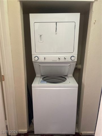 4664 West Twain Avenue, Las Vegas, NV 89103