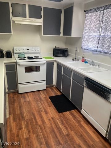 4664 West Twain Avenue, Las Vegas, NV 89103