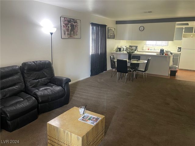 4664 West Twain Avenue, Las Vegas, NV 89103