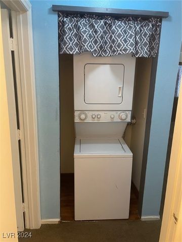 4664 West Twain Avenue, Las Vegas, NV 89103