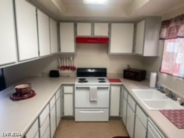 4664 West Twain Avenue, Las Vegas, NV 89103