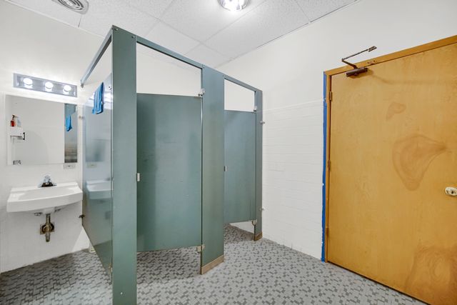 2201 W Roosevelt Road, Broadview, IL 60155