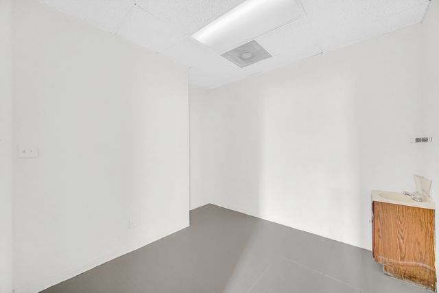 2201 W Roosevelt Road, Broadview, IL 60155