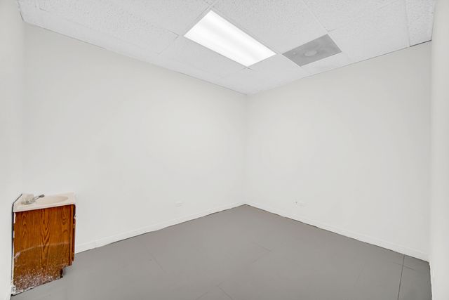 2201 W Roosevelt Road, Broadview, IL 60155