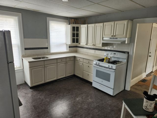 17 Richards Ave 1, North Attleboro, MA 02760
