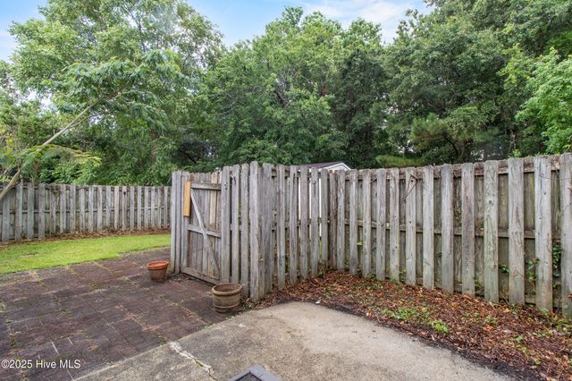 6607 Red Bay Court, Wilmington, NC 28405