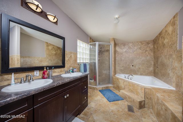 16351 W Six Gun Place, Tucson, AZ 85736