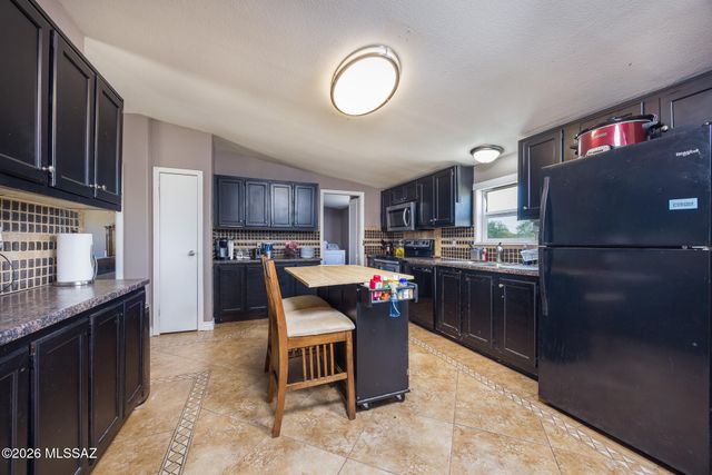 16351 W Six Gun Place, Tucson, AZ 85736