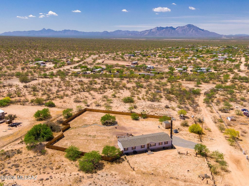 16351 W Six Gun Place, Tucson, AZ 85736