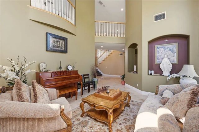 5861 Mustang Drive, Simi Valley, CA 93063