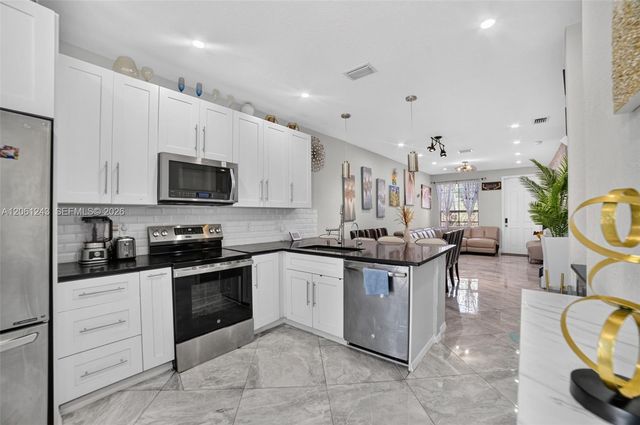 3227 NW 32nd Terrace, Oakland Park, FL 33309