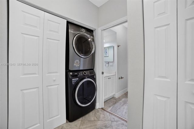 3227 NW 32nd Terrace, Oakland Park, FL 33309