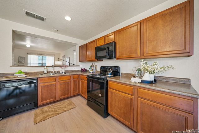 6626 Rosewood CRST, San Antonio, TX 78238
