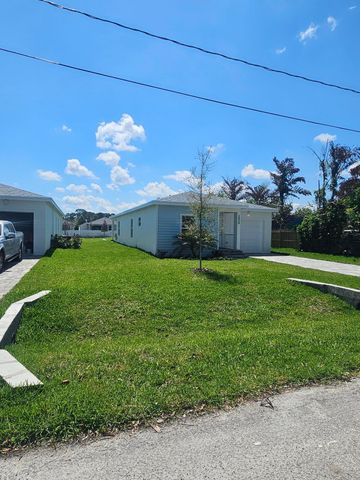3838 SE Grant Street, Stuart, FL 34997