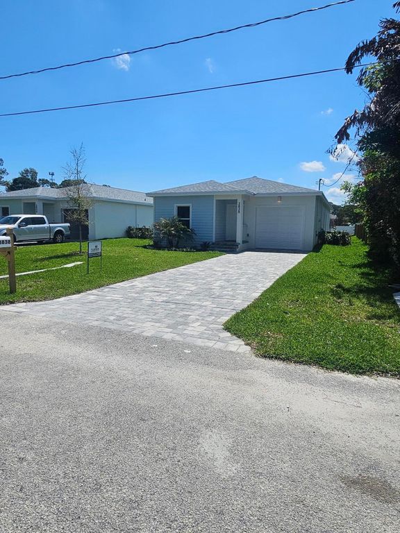 3838 SE Grant Street, Stuart, FL 34997