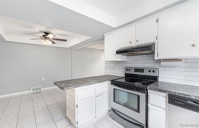 29362 Desmond Drive, Warren, MI 48093