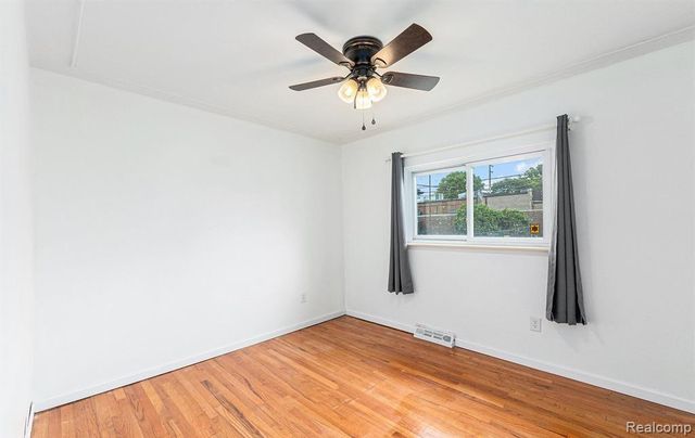 29362 Desmond Drive, Warren, MI 48093