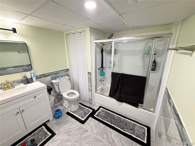 29362 Desmond Drive, Warren, MI 48093