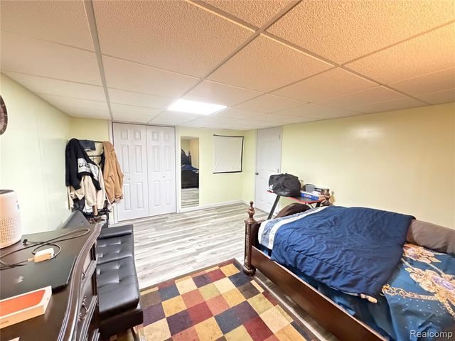 29362 Desmond Drive, Warren, MI 48093