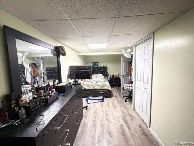 29362 Desmond Drive, Warren, MI 48093