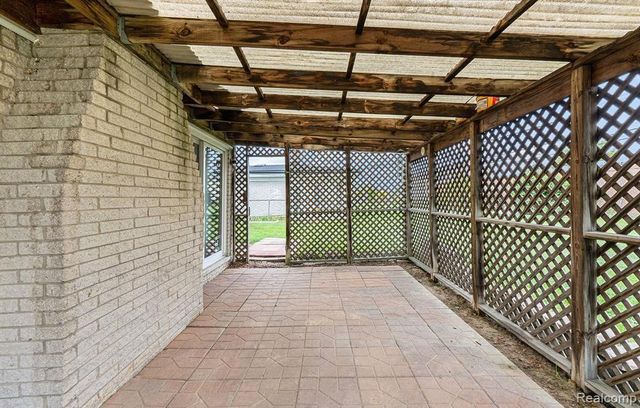 29362 Desmond Drive, Warren, MI 48093