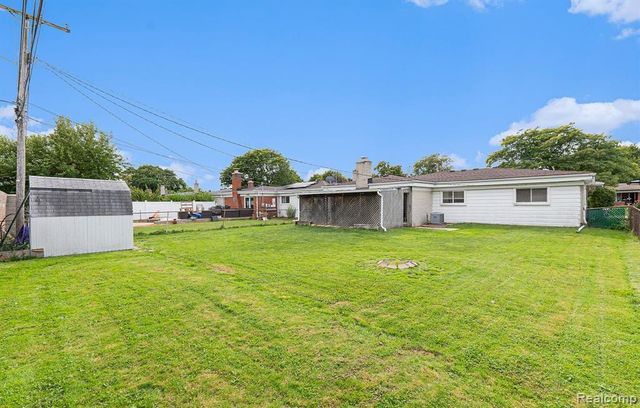 29362 Desmond Drive, Warren, MI 48093