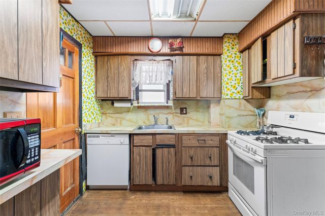 8952 218th Street, Queens Village, NY 11427