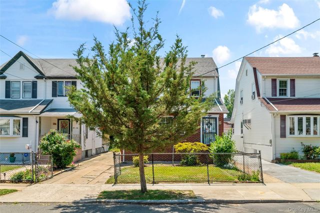8952 218th Street, Queens Village, NY 11427