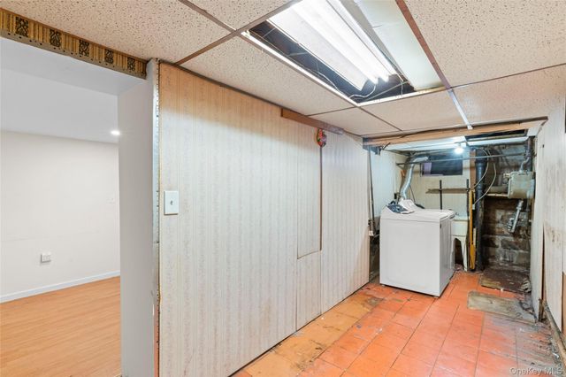 8952 218th Street, Queens Village, NY 11427