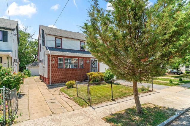 8952 218th Street, Queens Village, NY 11427