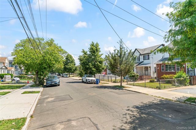 8952 218th Street, Queens Village, NY 11427