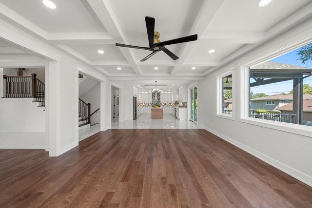 10441 S 83rd Avenue, Palos Hills, IL 60465