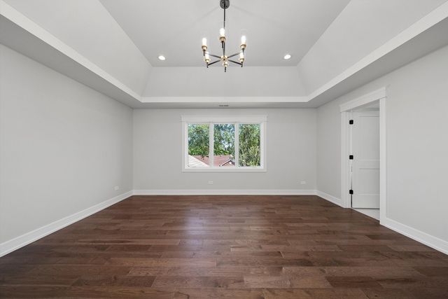 10441 S 83rd Avenue, Palos Hills, IL 60465