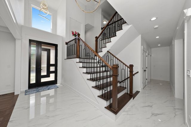 10441 S 83rd Avenue, Palos Hills, IL 60465