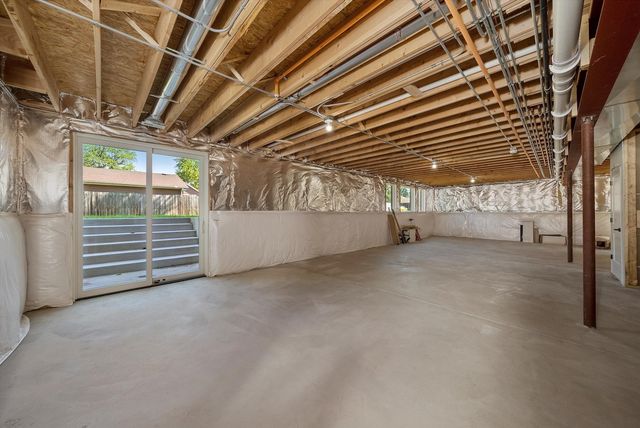 10441 S 83rd Avenue, Palos Hills, IL 60465