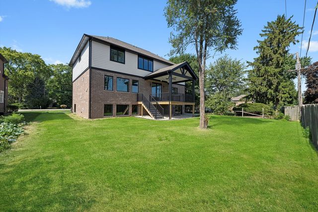 10441 S 83rd Avenue, Palos Hills, IL 60465