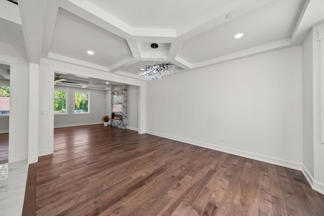 10441 S 83rd Avenue, Palos Hills, IL 60465