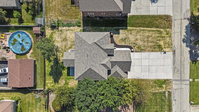 10441 S 83rd Avenue, Palos Hills, IL 60465
