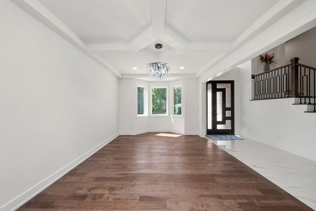 10441 S 83rd Avenue, Palos Hills, IL 60465