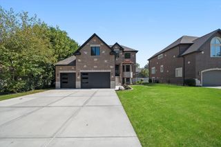 10441 S 83rd Avenue, Palos Hills, IL 60465