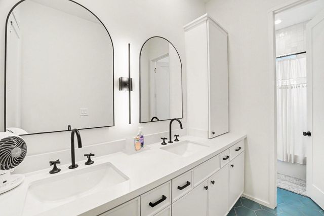 4109 Castor Street B, Houston, TX 77022