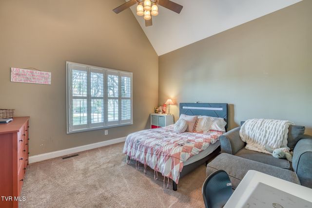 1016 Embassy Row, Johnson City, TN 37601