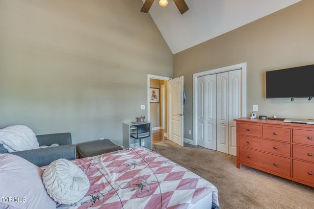 1016 Embassy Row, Johnson City, TN 37601