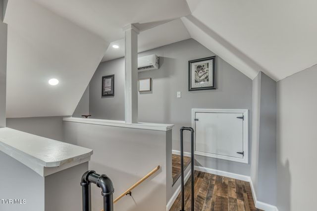 1016 Embassy Row, Johnson City, TN 37601