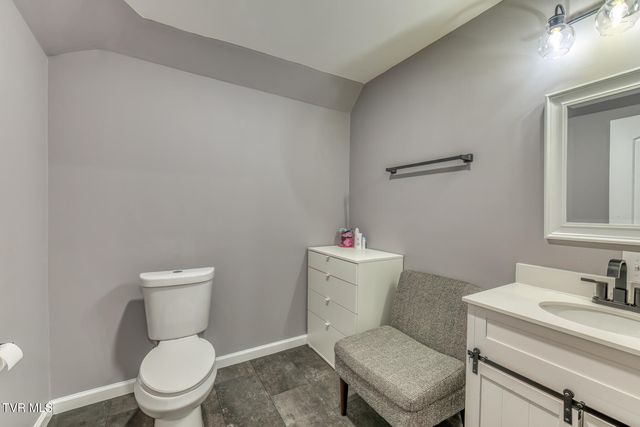 1016 Embassy Row, Johnson City, TN 37601