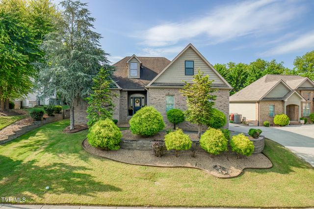 1016 Embassy Row, Johnson City, TN 37601