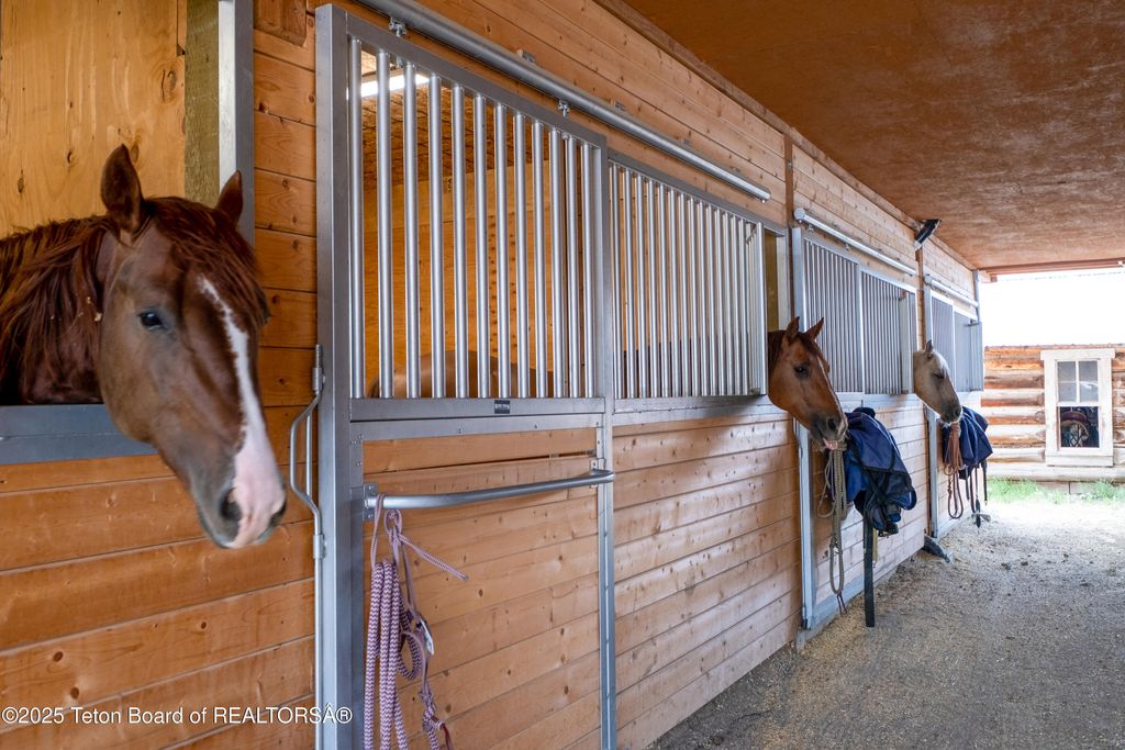 3737 US-26, Dubois, WY 82513 photo 19