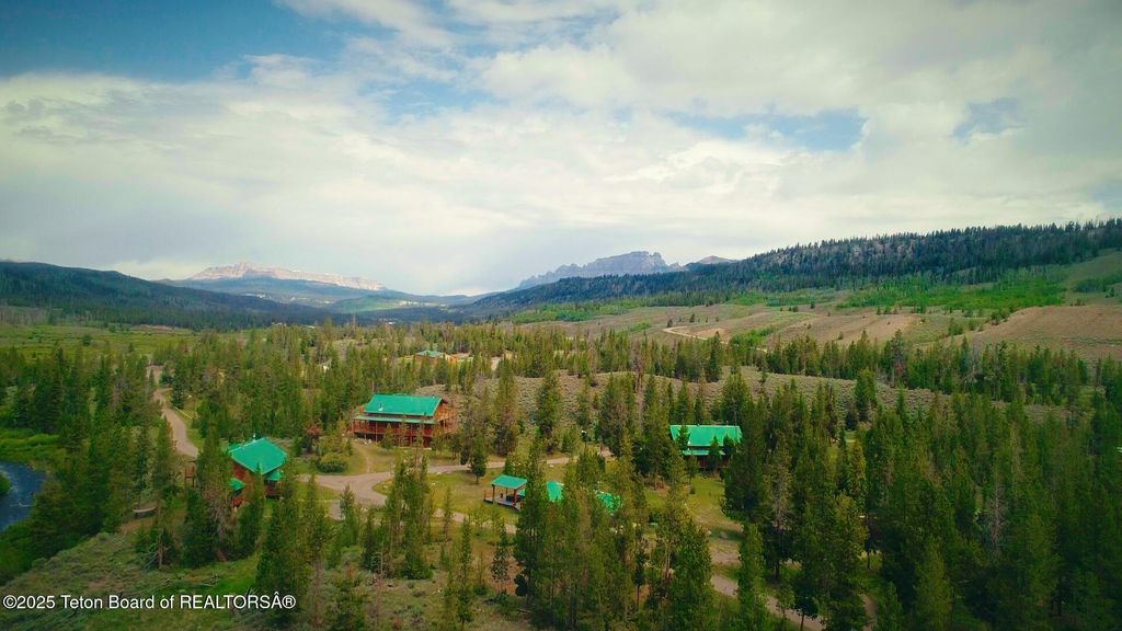 3737 US-26, Dubois, WY 82513 photo 2